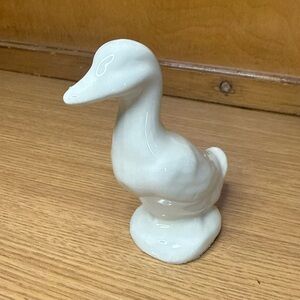 Vintage 4-Inch White Decorative Glazed Ceramic Duck Figurine – Collectible